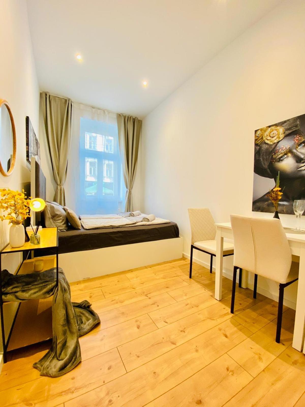 Apartment Ottakring Gem Shared 4-br Retreat Breathtaking Views *