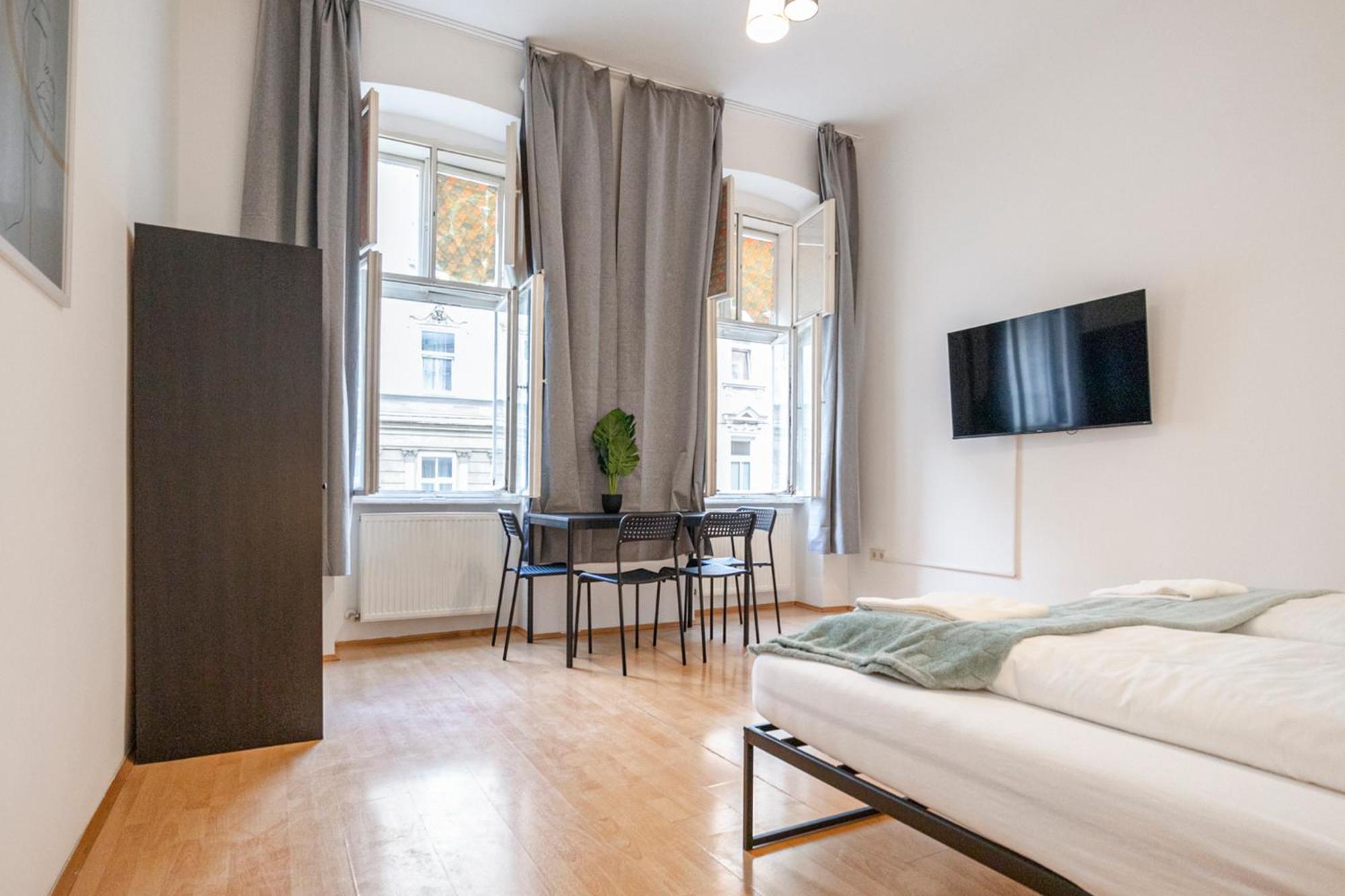 Apartment Amazing 2br Shared Only 7 Min To Wiener Stadthalle Vienna
