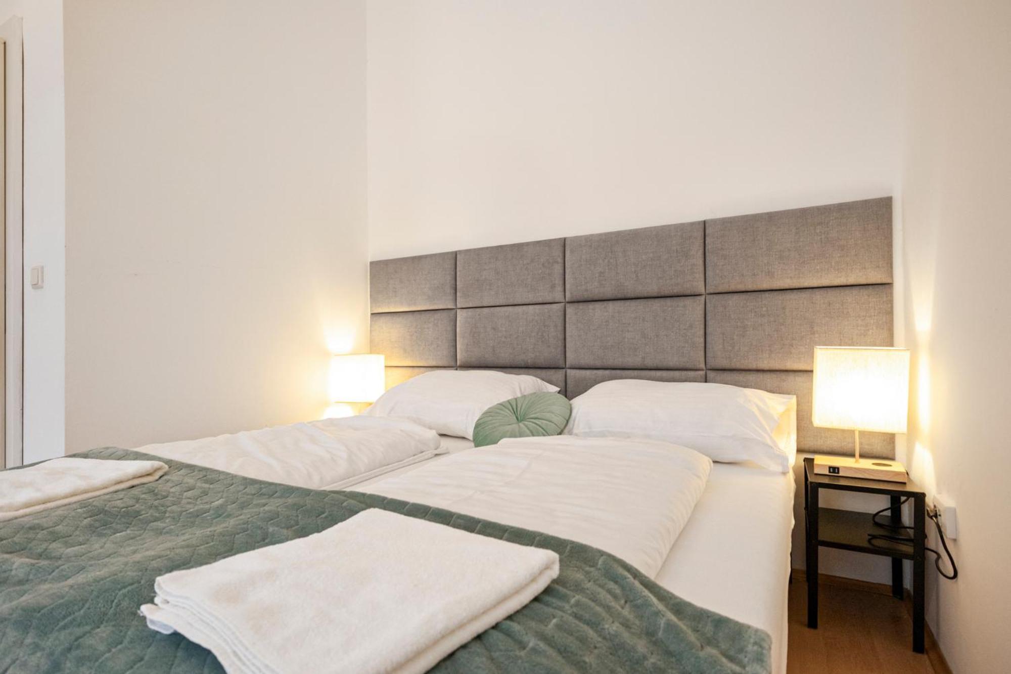 Apartment Amazing 2br Shared Only 7 Min To Wiener Stadthalle