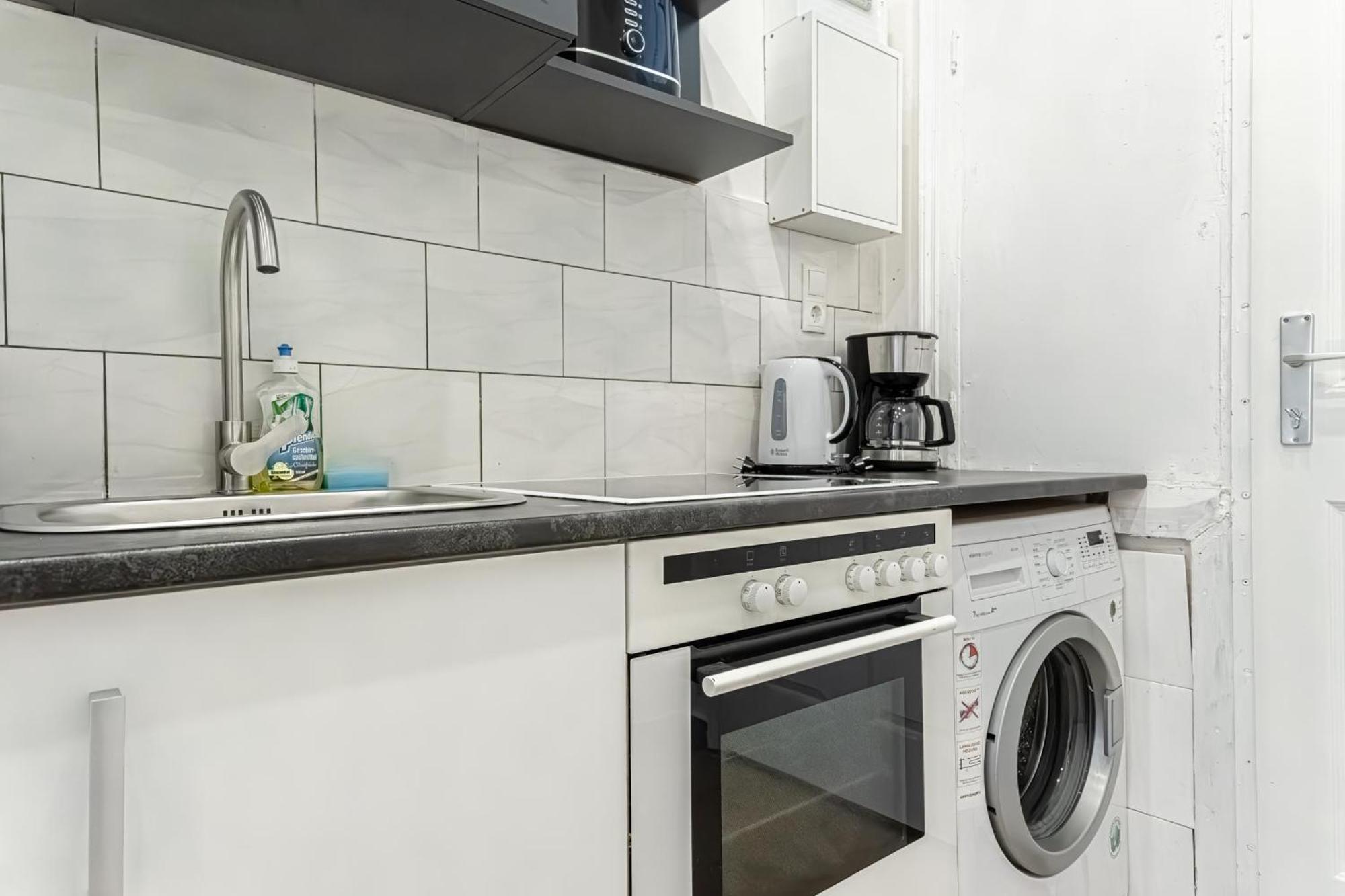 Comfortable 1br In Beautiful Location *