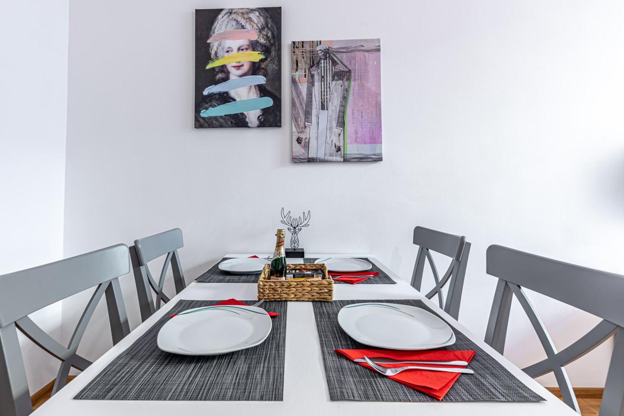 Modern By Jr