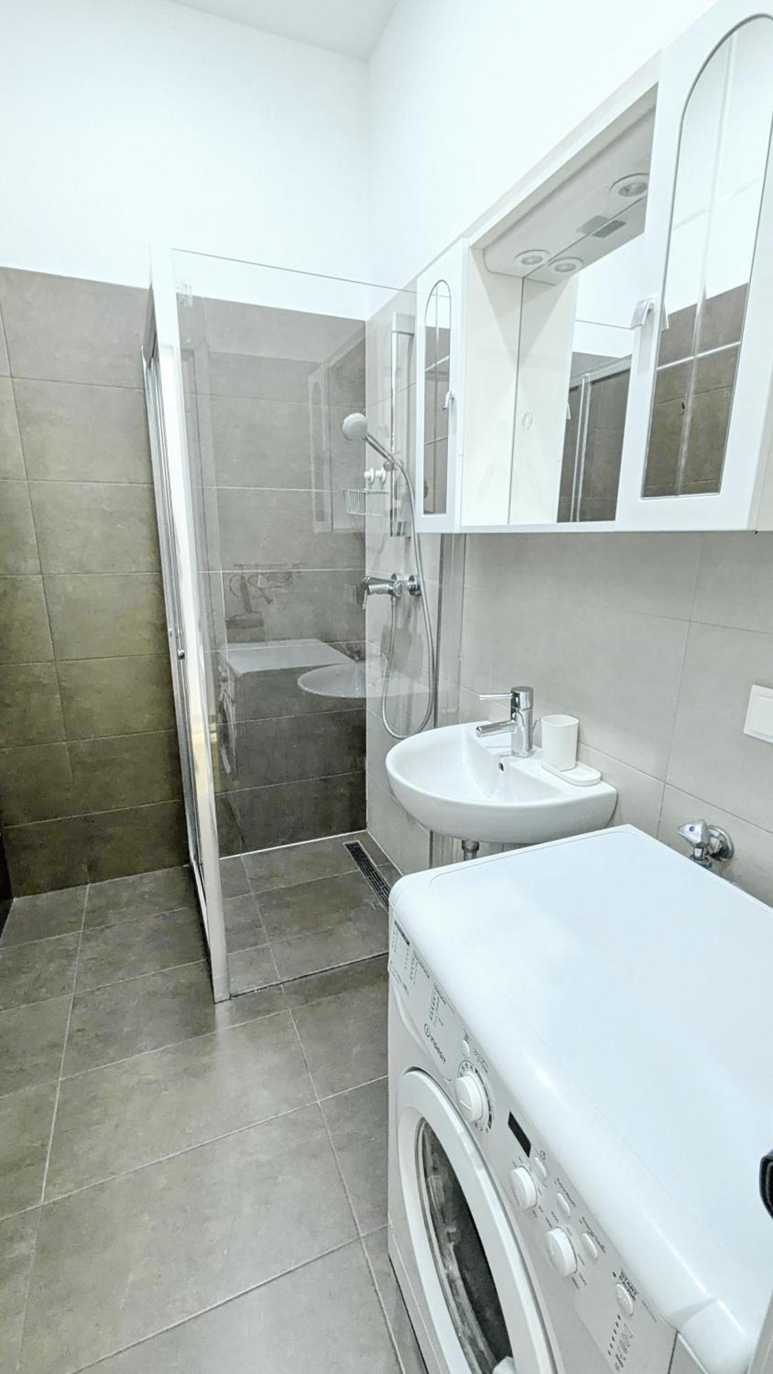 Cozy Apartment- 5 Minutes To Danube River Vienna