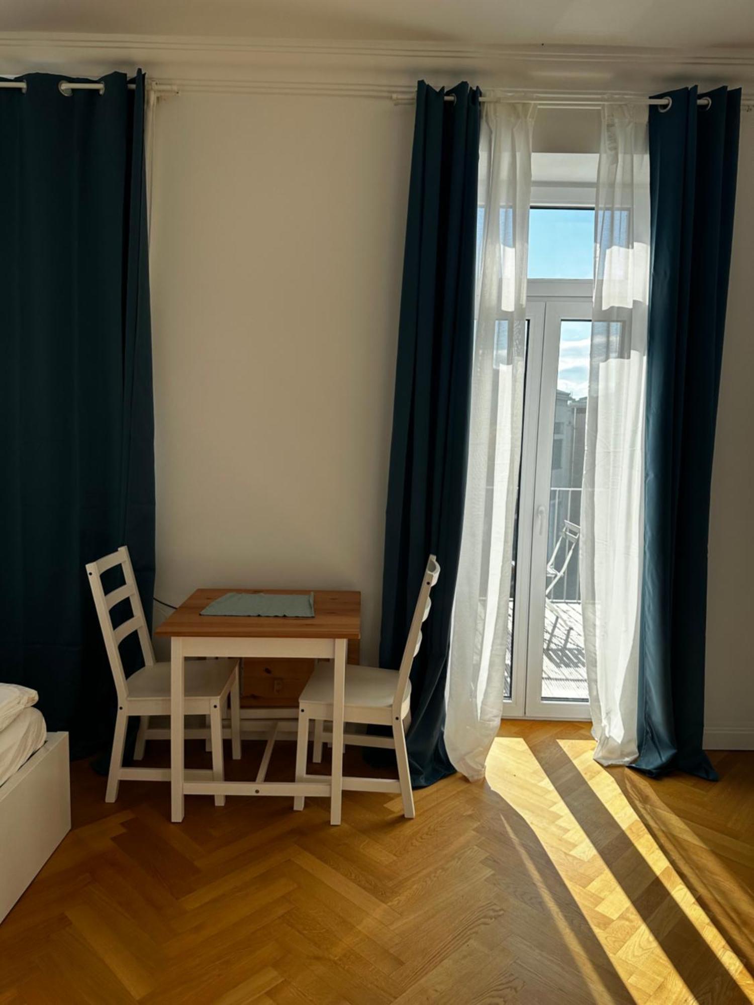 Altbaujuwel Mit Terrasse, 14 Apartment *