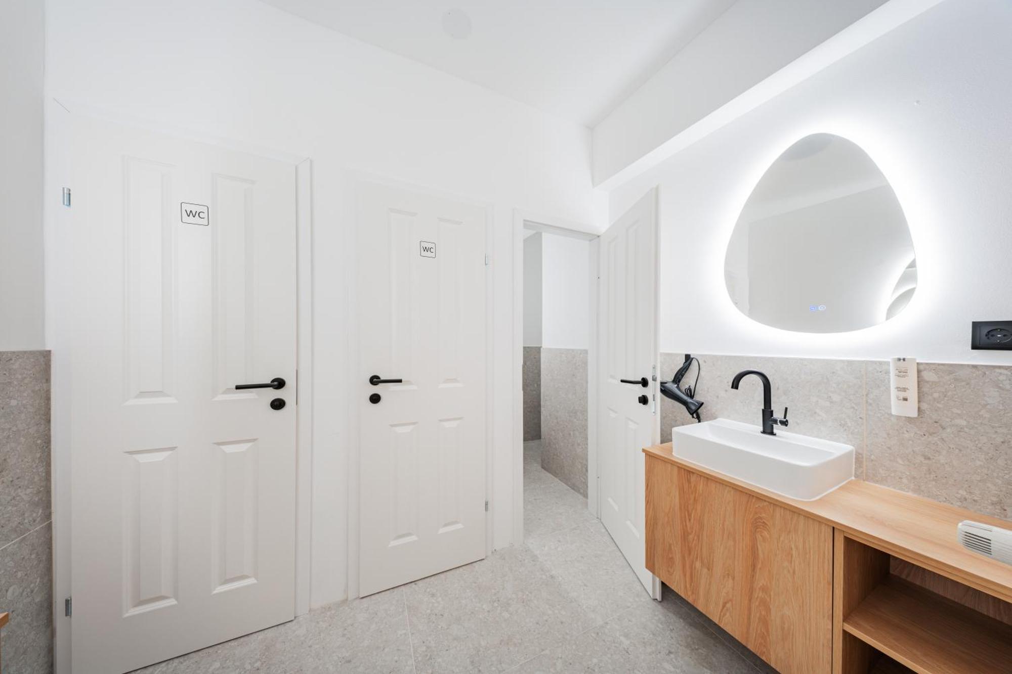 Hostel Rive By Home1 *