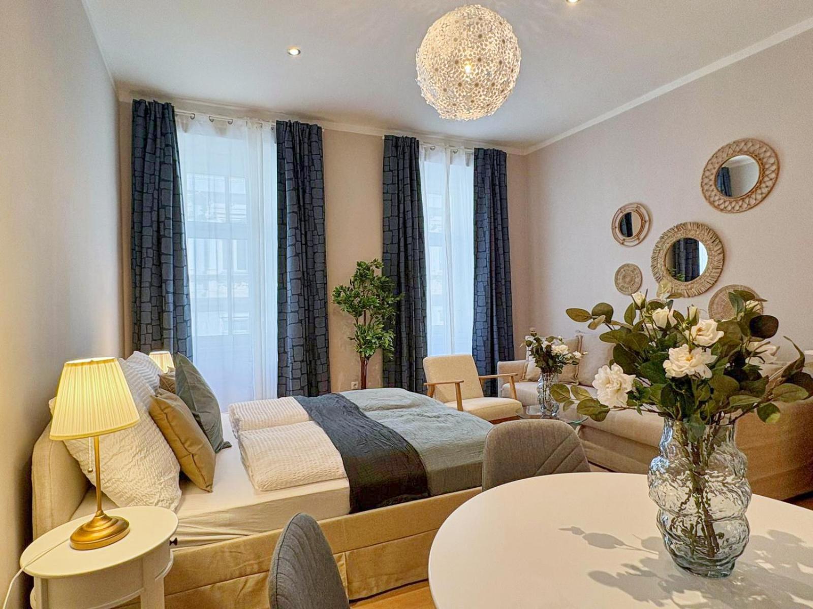 Spacious And Near Metro I Close To Parks I Akh * Viena