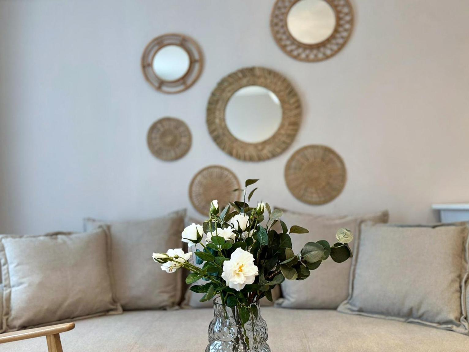 Spacious And Near Metro I Close To Parks I Akh Apartment