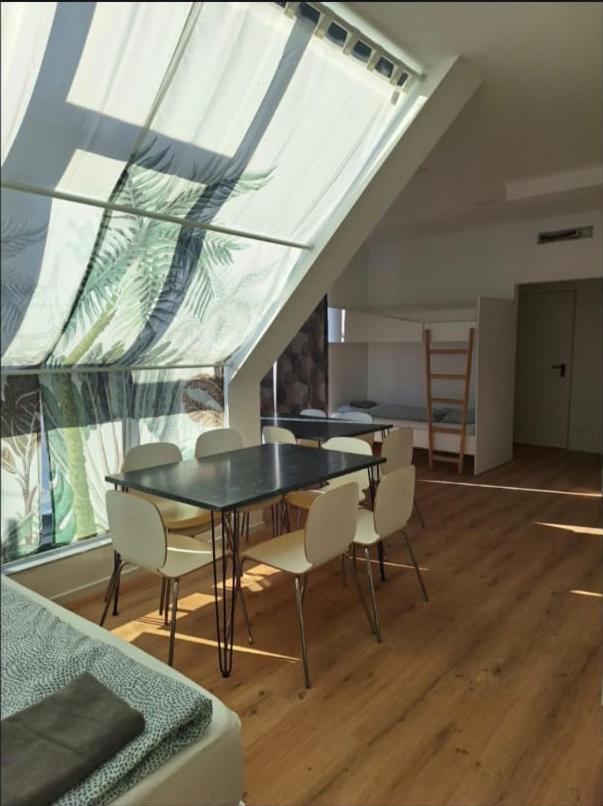 Betariel'com Westbahnhof M Apartamento Viena
