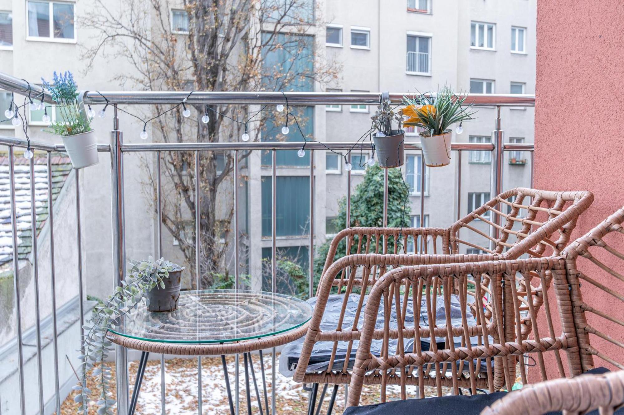 Superb Fully Equipped Apartment, 9 Min To Center Via Metro Apartamento *