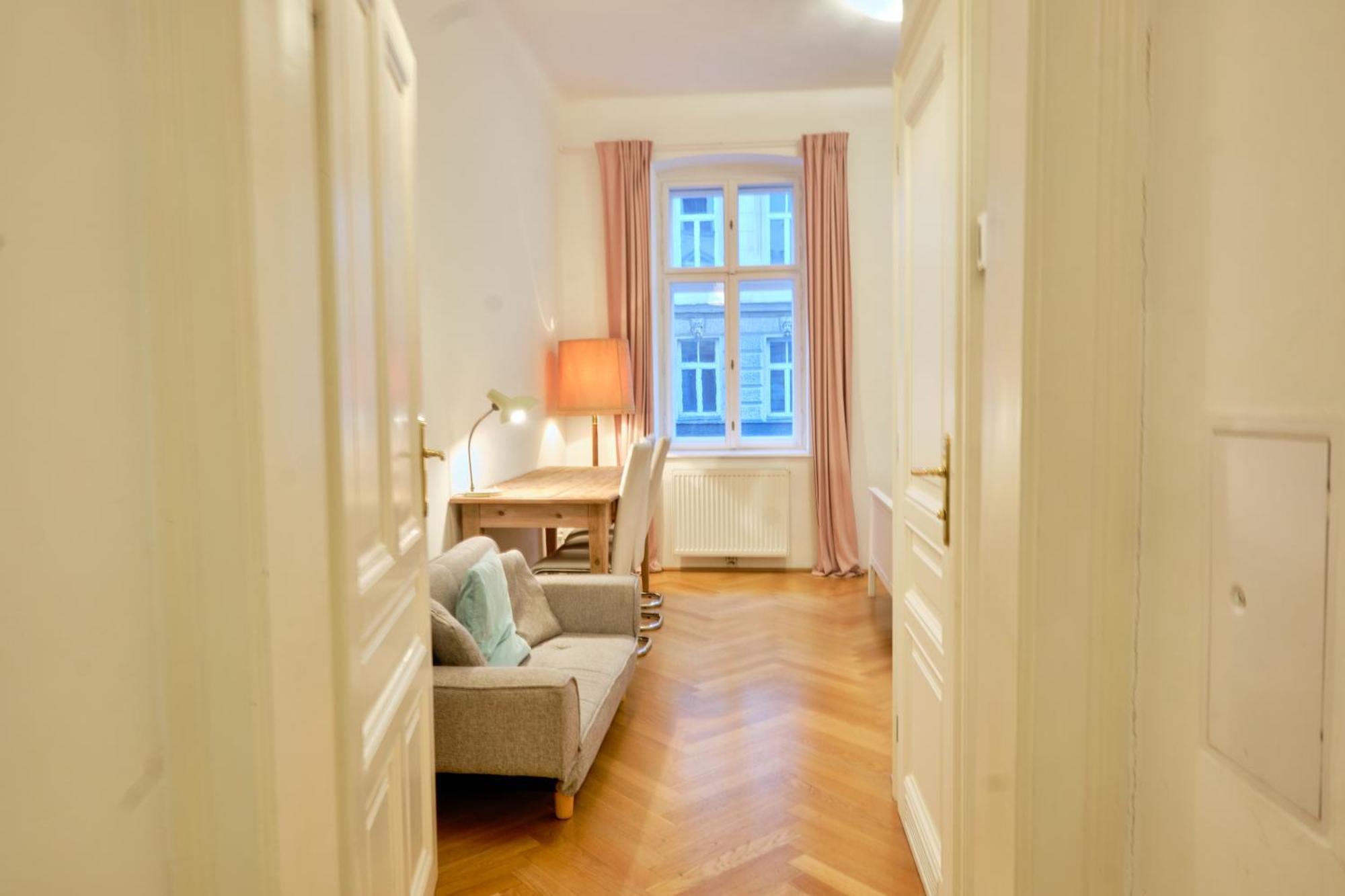 Chic - Near U3 Metro Apartment