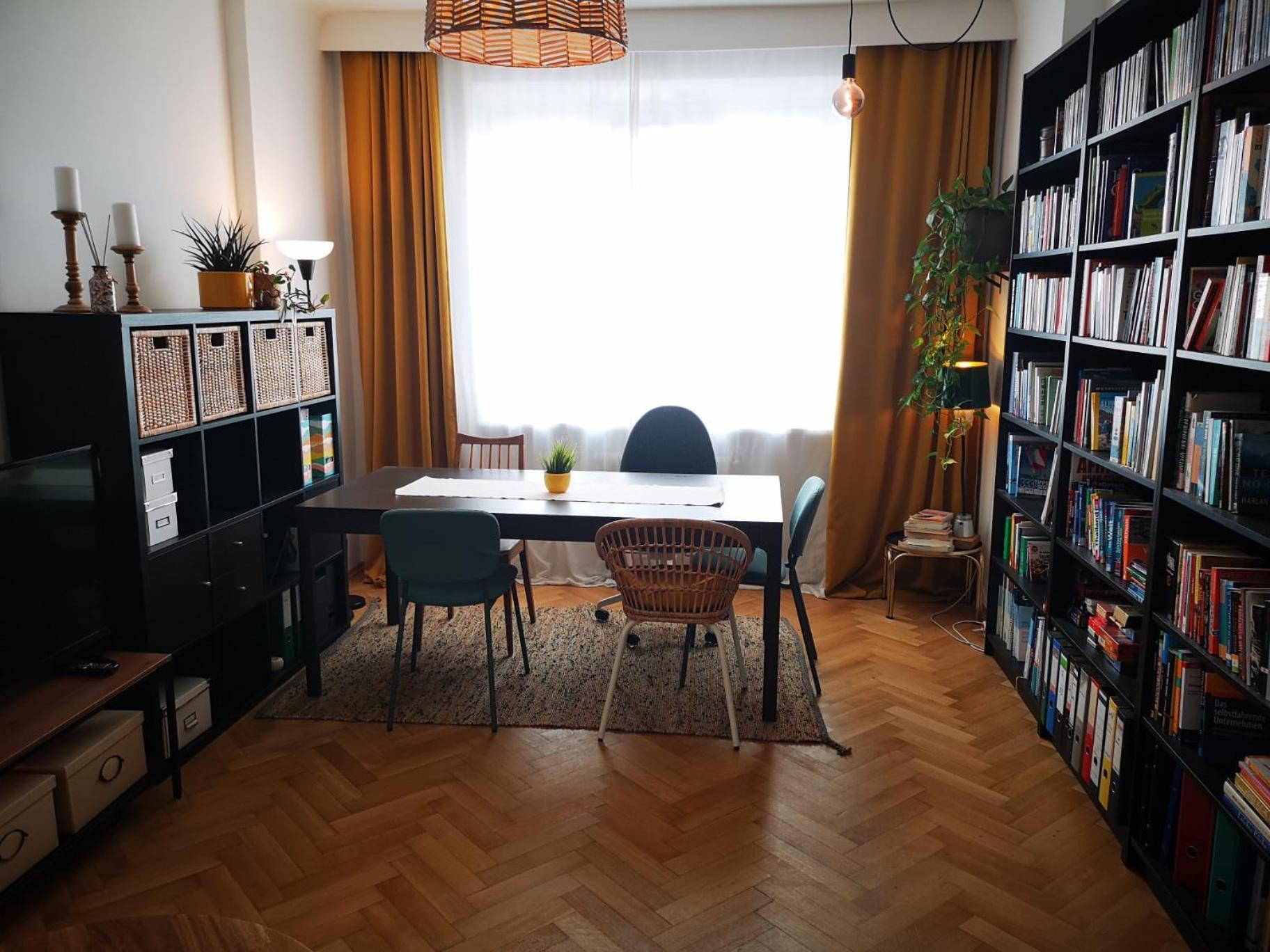 Lovely In Historic Center Apartment Vienna