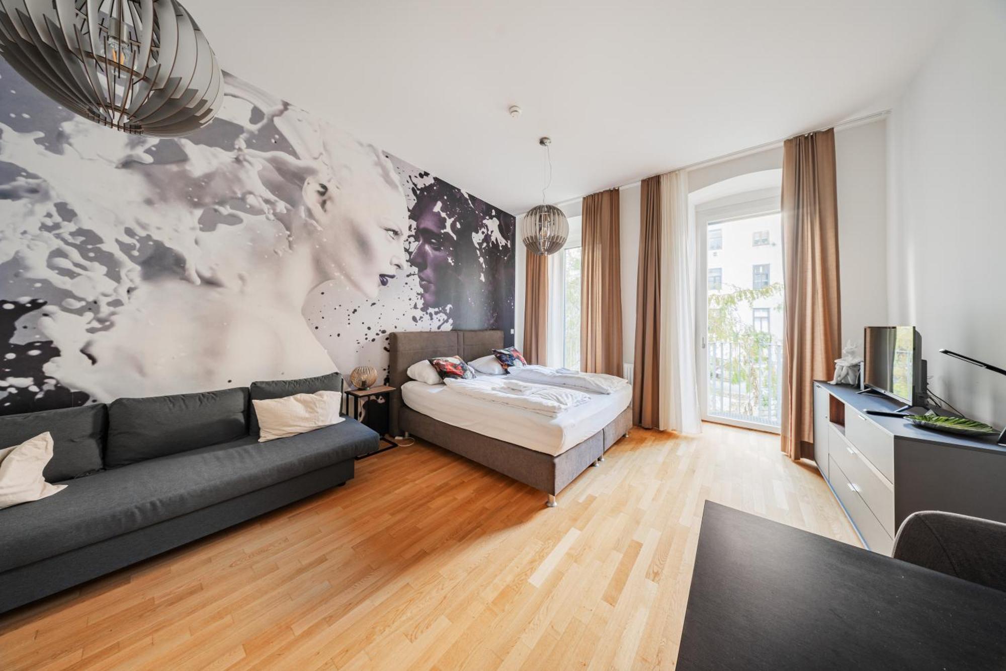 Stylish Nest For 4