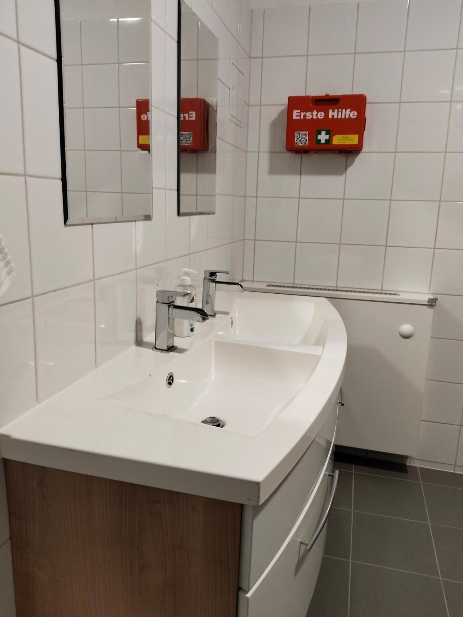 Ostello Favorit-rooms Direkt Metro-u1 Connection To Centralstation And City-center Vienna