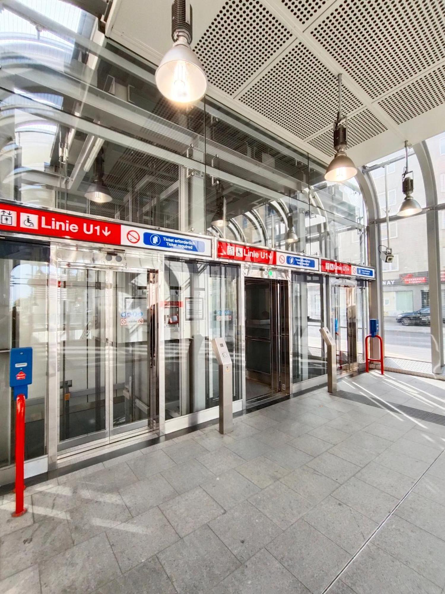 Favorit-rooms Direkt Metro-u1 Connection To Centralstation And City-center
