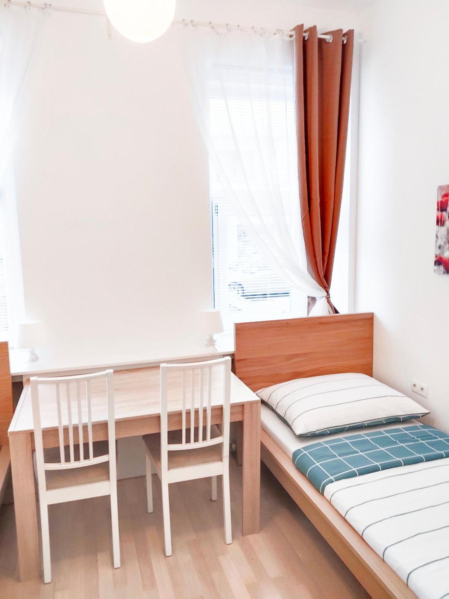 Favorit-rooms Direkt Metro-u1 Connection To Centralstation And City-center Vienna