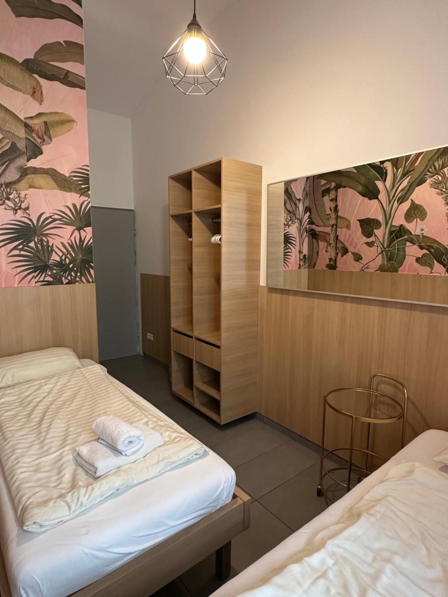 Housingplus Acomodação com café da manhã  2*