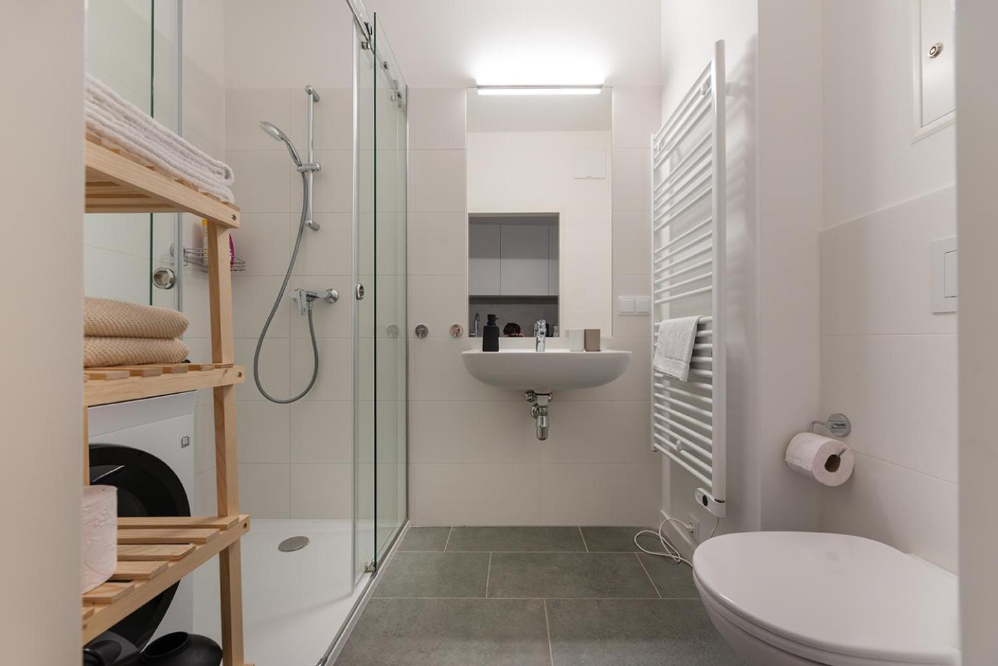 Apartment Modernes Und Neues In Ruhelage Nahe Schoenbrunn *