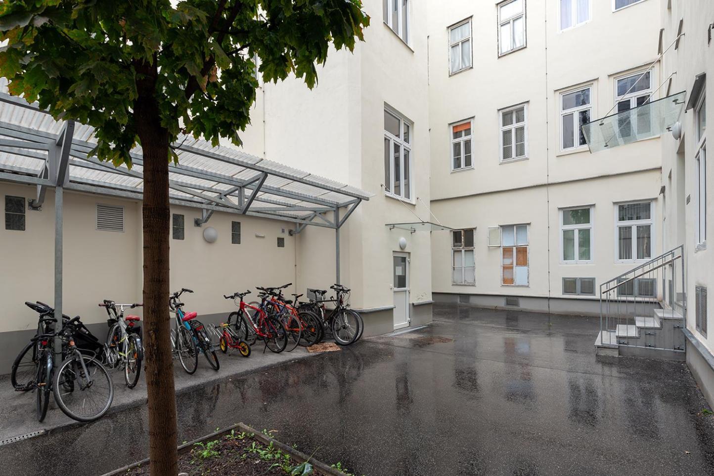 Ruheoase Im Dachgeschoss Mit Klimaanlage, Nur 10 Minuten Ins Zentrum * Vienna