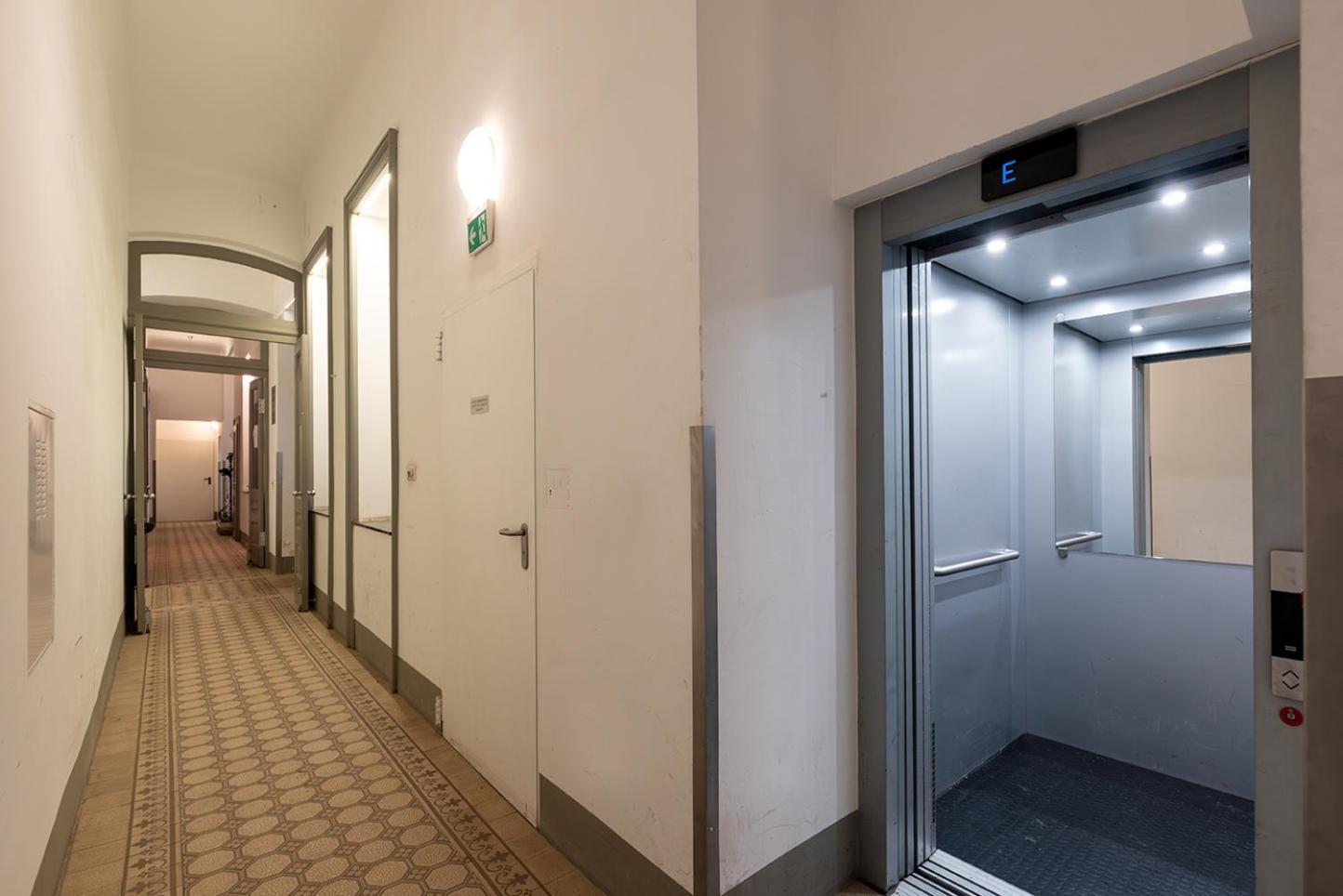 Ruheoase Im Dachgeschoss Mit Klimaanlage, Nur 10 Minuten Ins Zentrum * Vienna