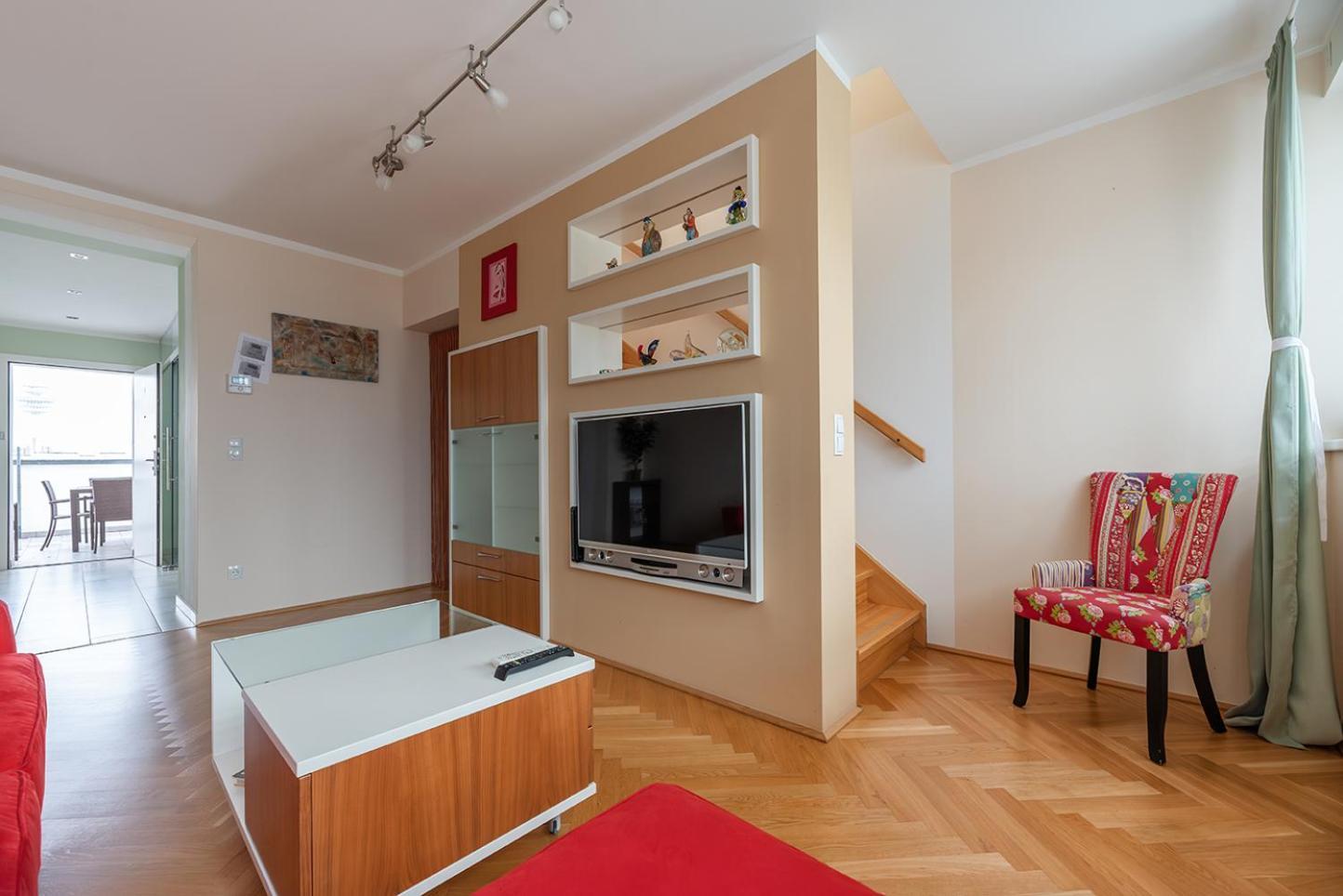 Ruheoase Im Dachgeschoss Mit Klimaanlage, Nur 10 Minuten Ins Zentrum Vienna