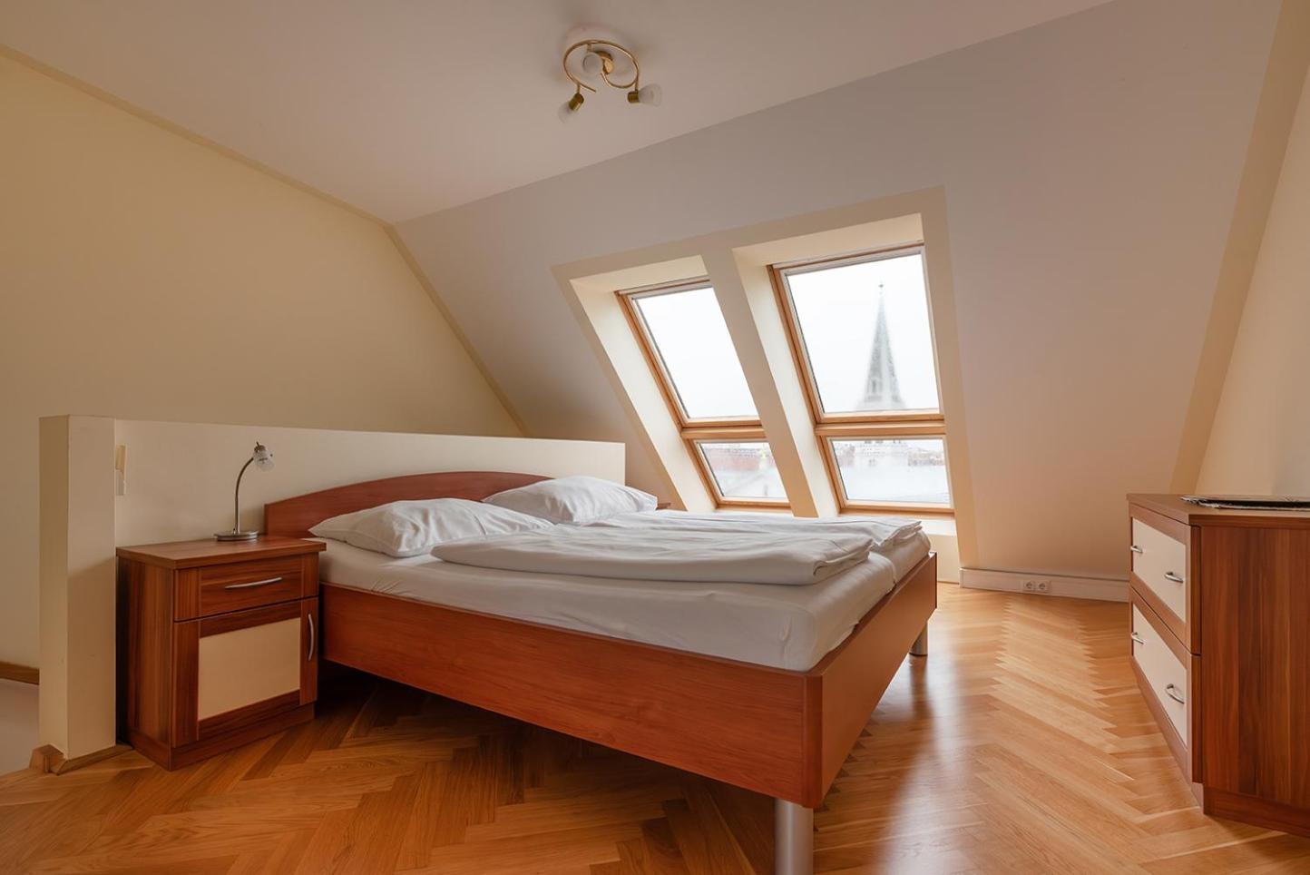 Ruheoase Im Dachgeschoss Mit Klimaanlage, Nur 10 Minuten Ins Zentrum * Vienna