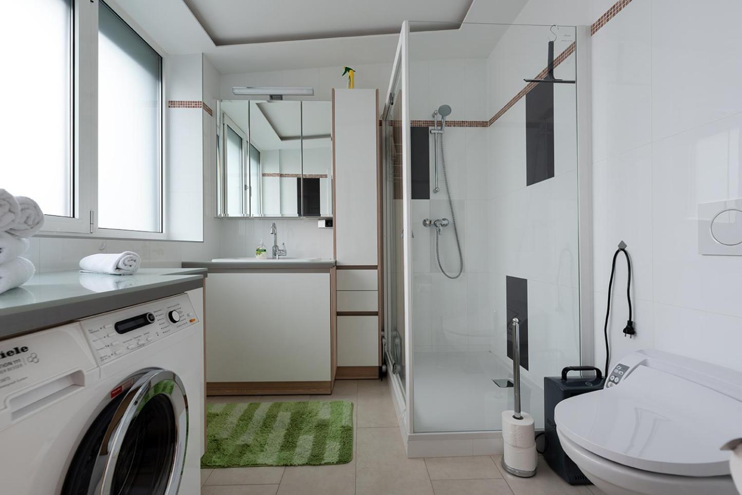 Apartment Ruheoase Im Dachgeschoss Mit Klimaanlage, Nur 10 Minuten Ins Zentrum Vienna
