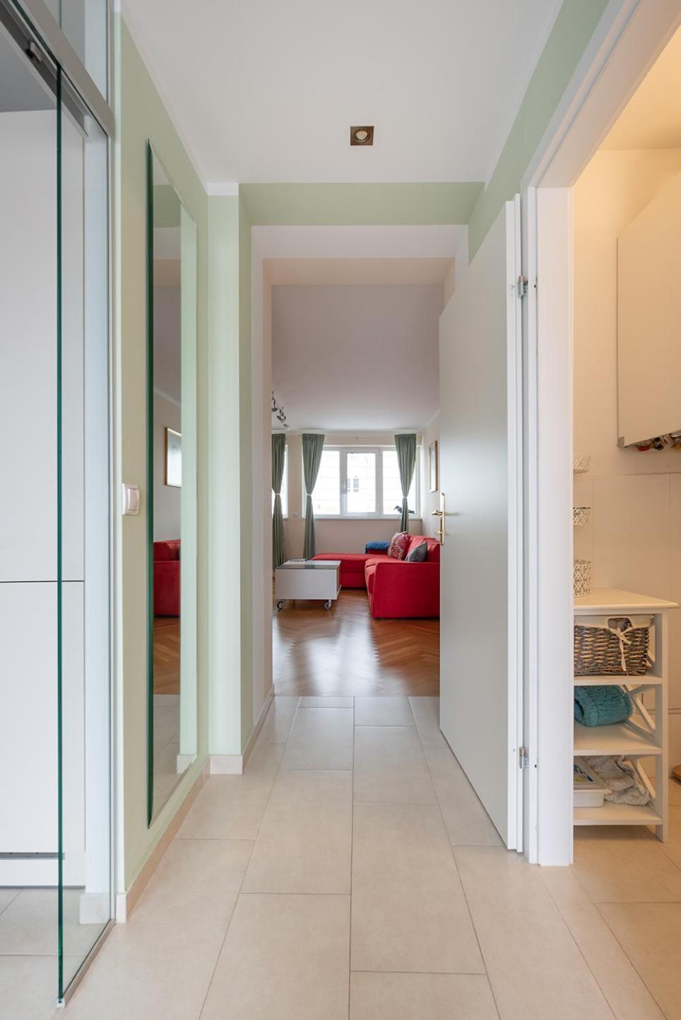 Apartment Ruheoase Im Dachgeschoss Mit Klimaanlage, Nur 10 Minuten Ins Zentrum *