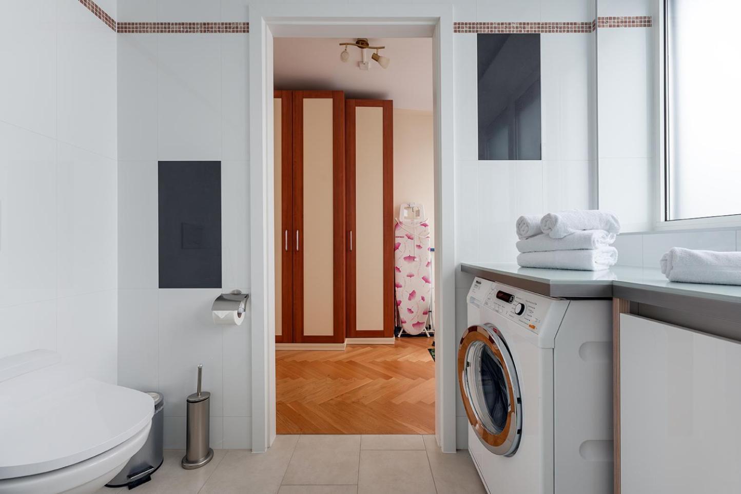 Apartment Ruheoase Im Dachgeschoss Mit Klimaanlage, Nur 10 Minuten Ins Zentrum Vienna