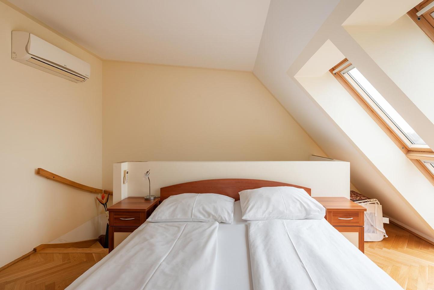 Apartment Ruheoase Im Dachgeschoss Mit Klimaanlage, Nur 10 Minuten Ins Zentrum *