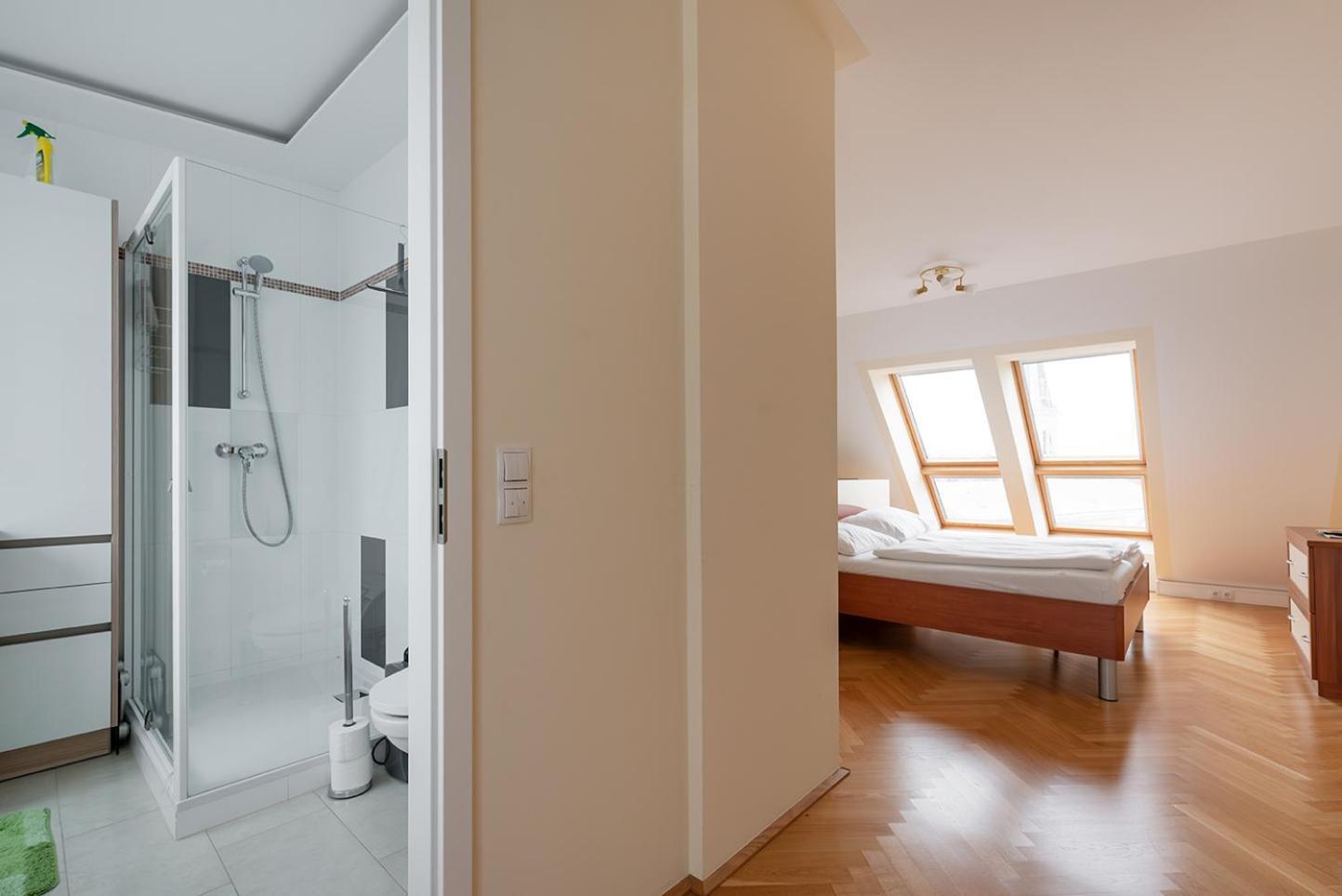 Ruheoase Im Dachgeschoss Mit Klimaanlage, Nur 10 Minuten Ins Zentrum * Vienna