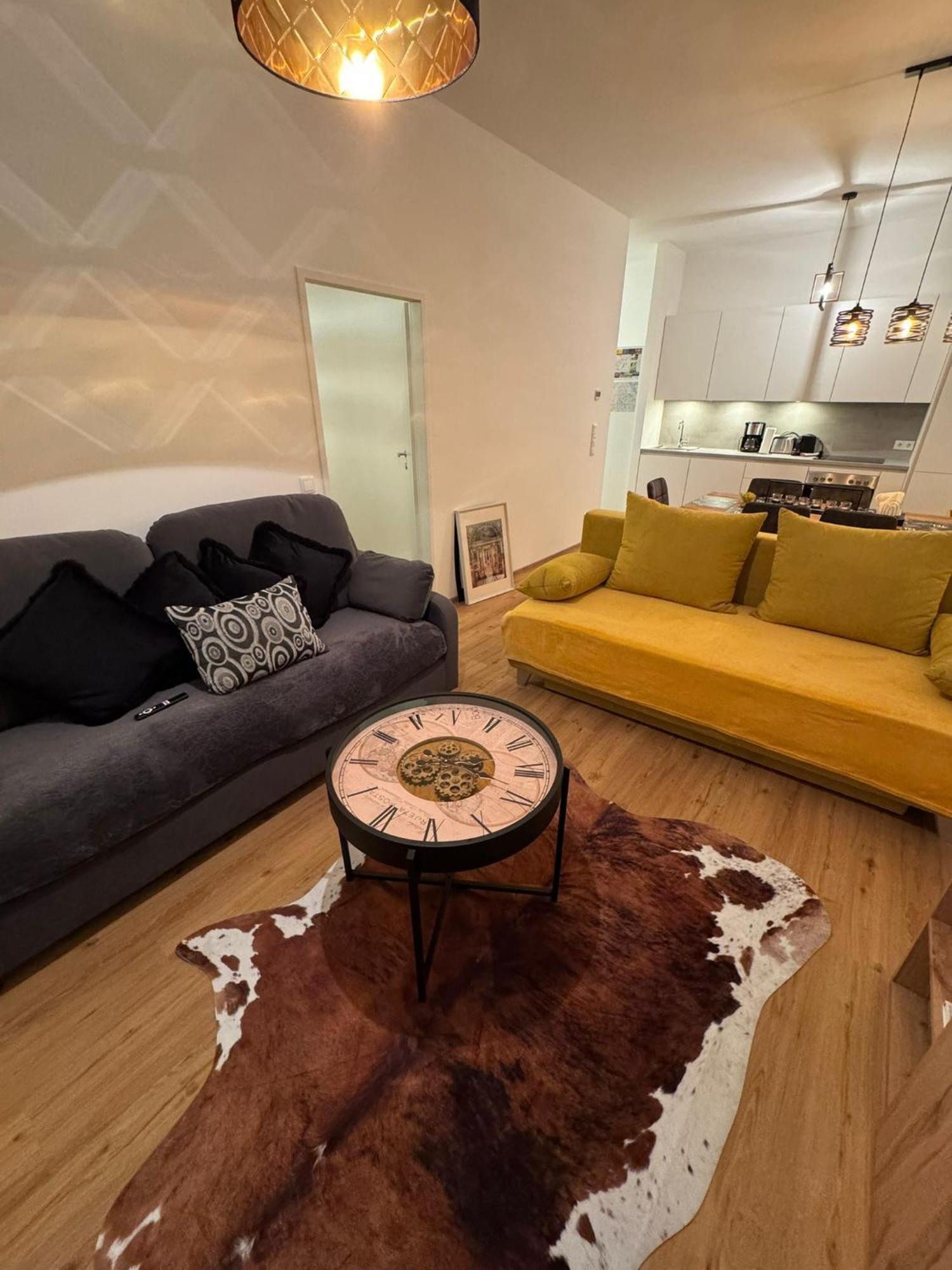 Schoenbrunn Garden Apartment Wien
