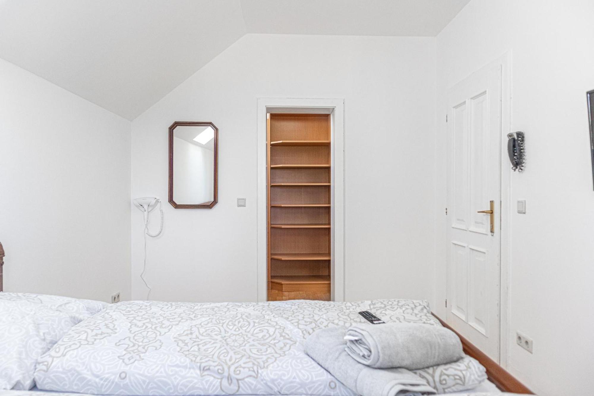 Apartment Exquisite In Shared With Garden & Parking *