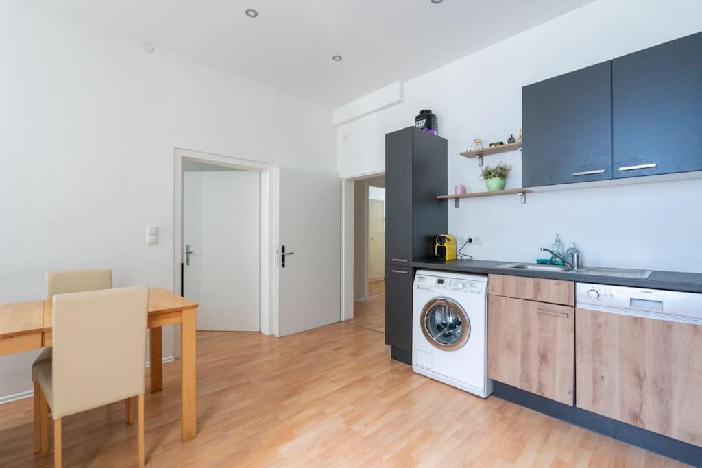 Spacious Stone Belvedere Apartment *