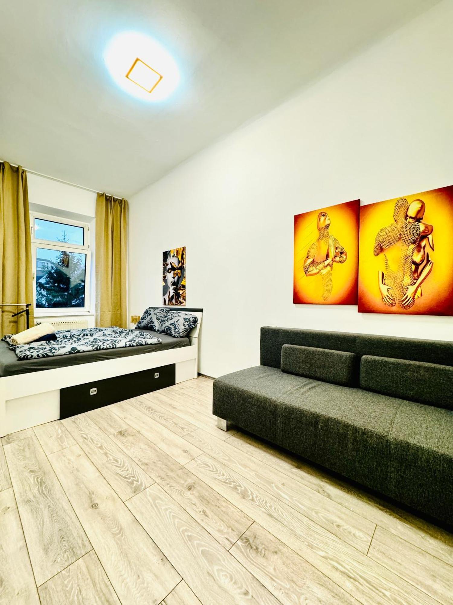 Comfy 3br In A Shared Apt, 10min To Fac Platz Apartment *