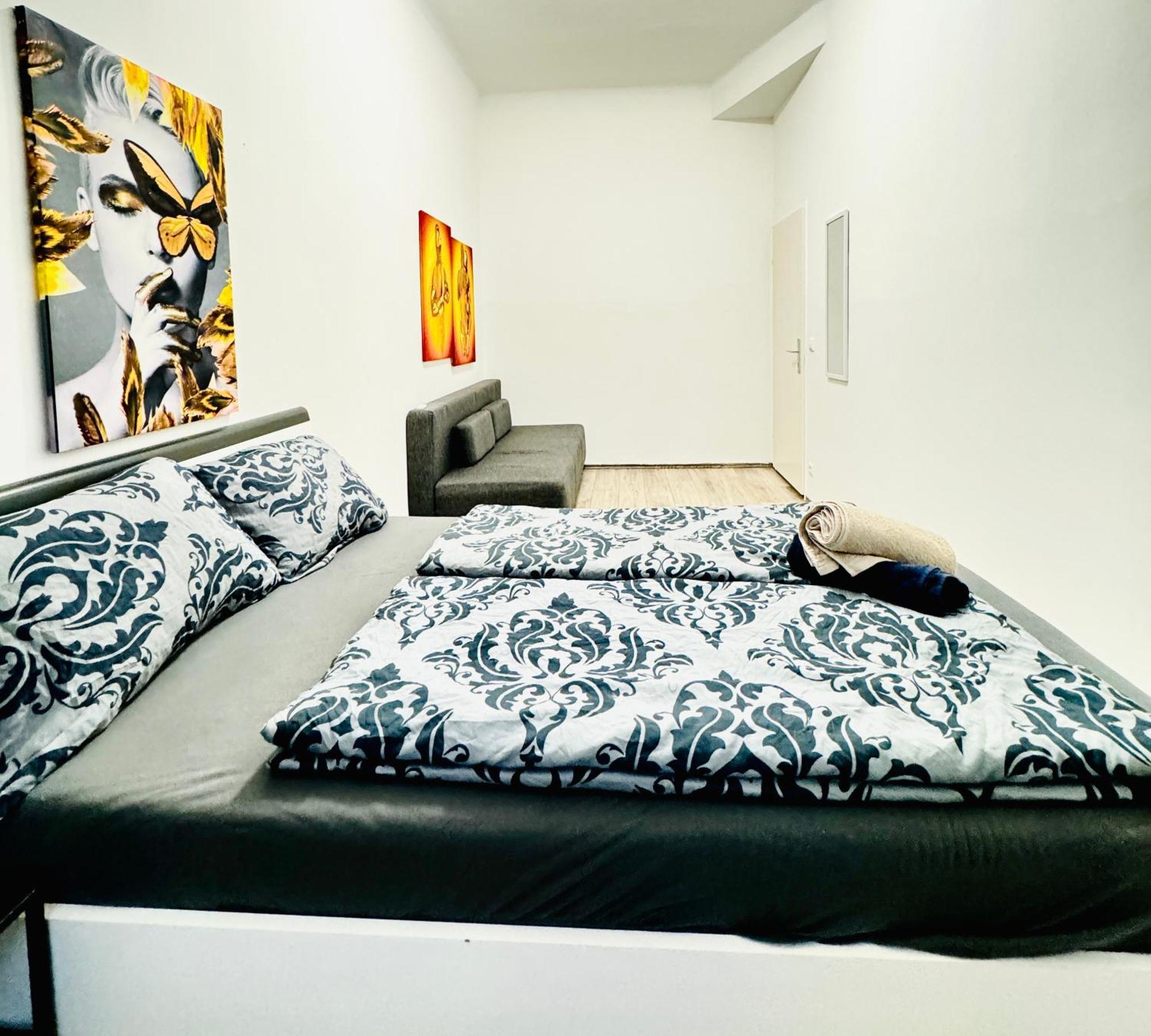 Comfy 3br In A Shared Apt, 10min To Fac Platz Apartment