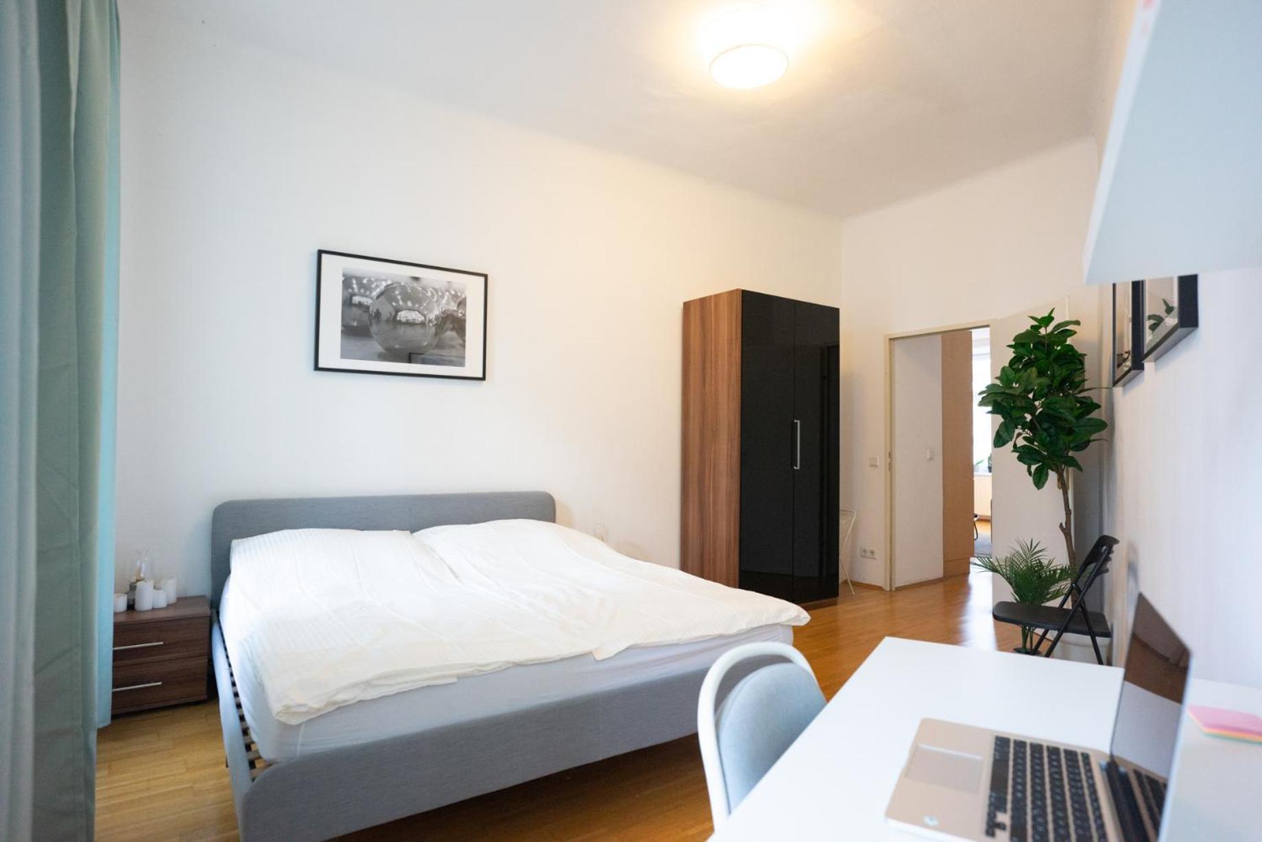 Modern 3 Bedroom In Center Apartment Vienna