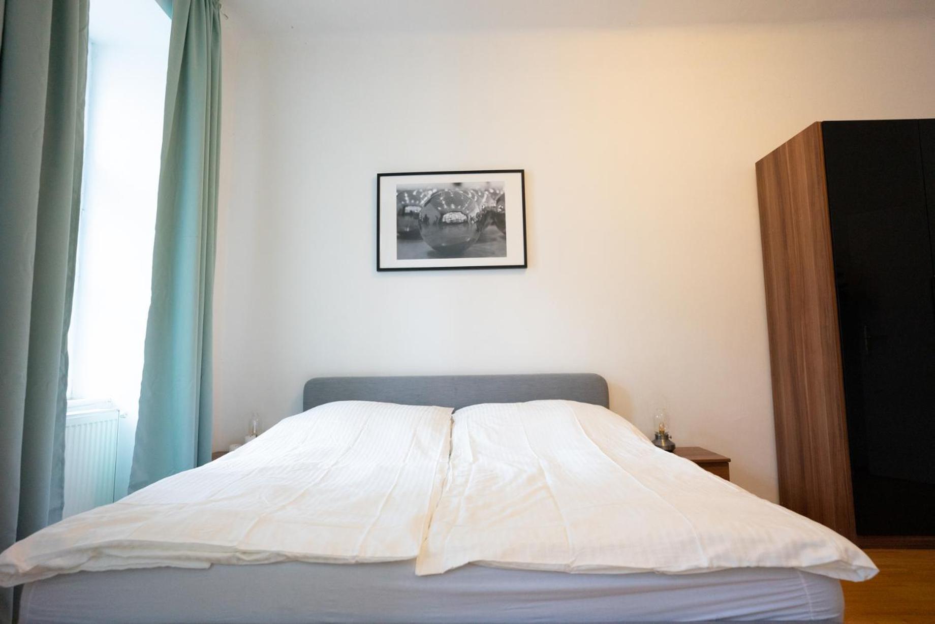 Modern 3 Bedroom In Center Appartamento
