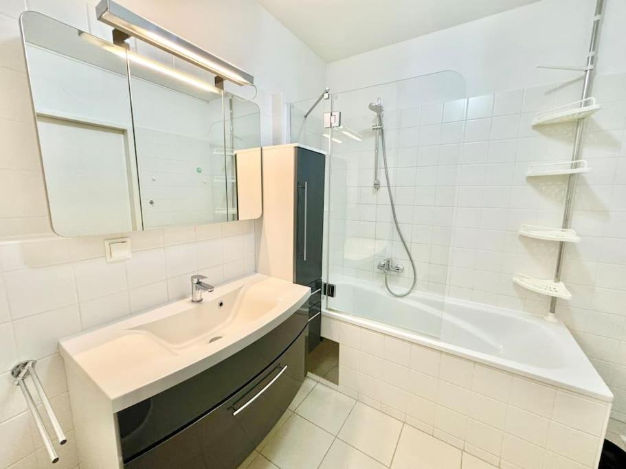 115 M2 Maisonette With Free Parking