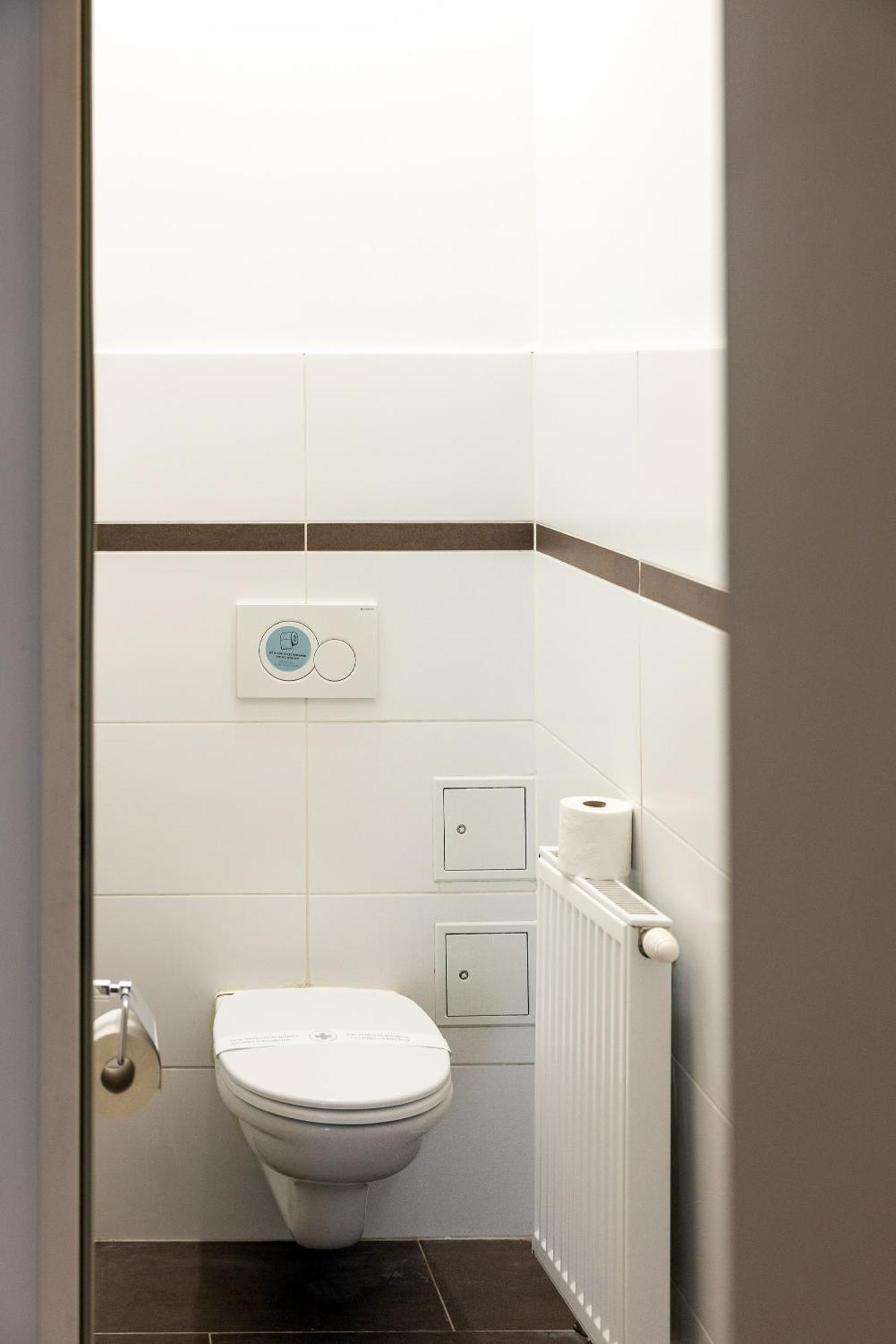 Calm & Cosy With Free Parking Apartment