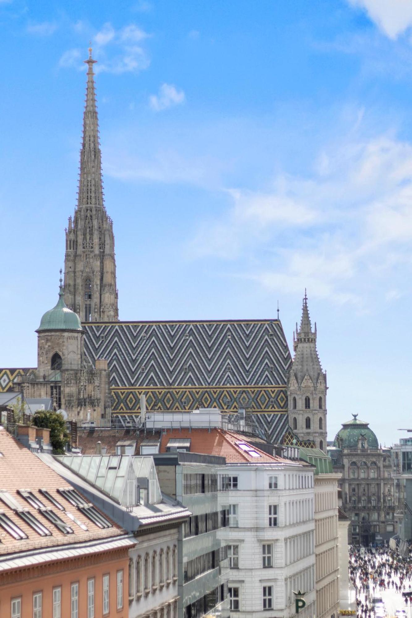 Apartment Penthouse With Stephen Cathedral View