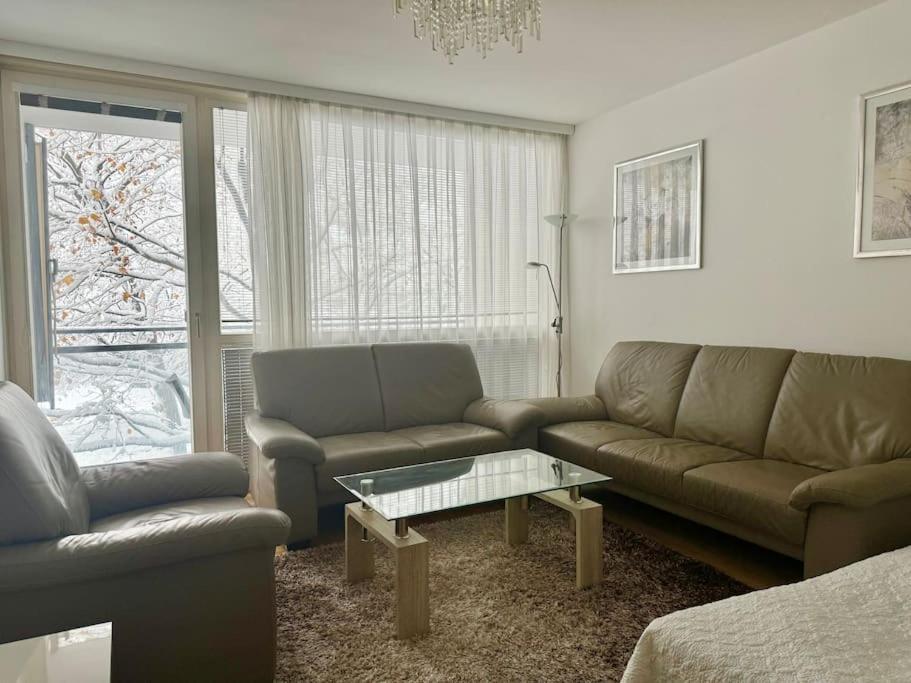 90 M2 Maisonette With Free Parking *