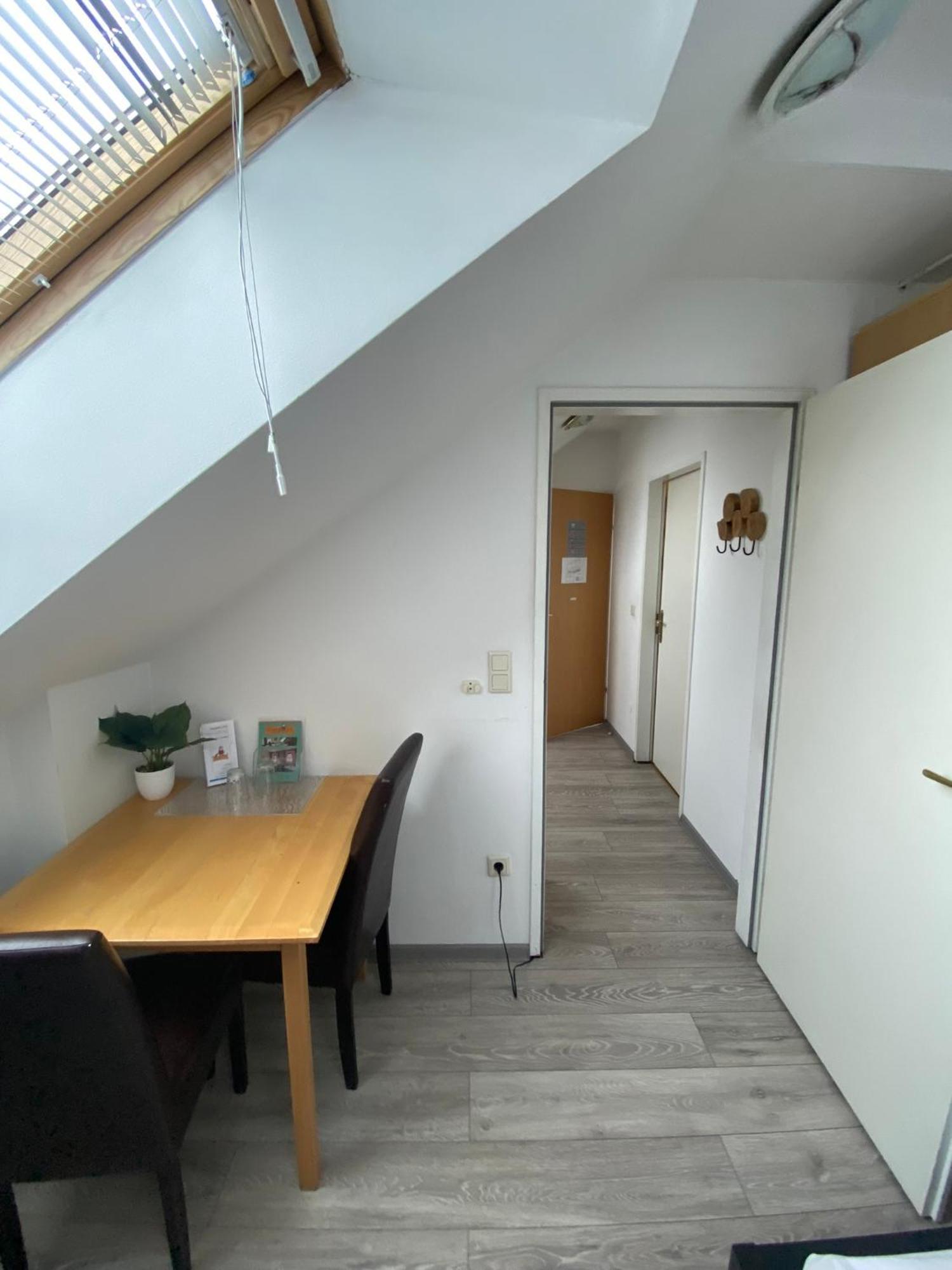 Lizzi Guest house