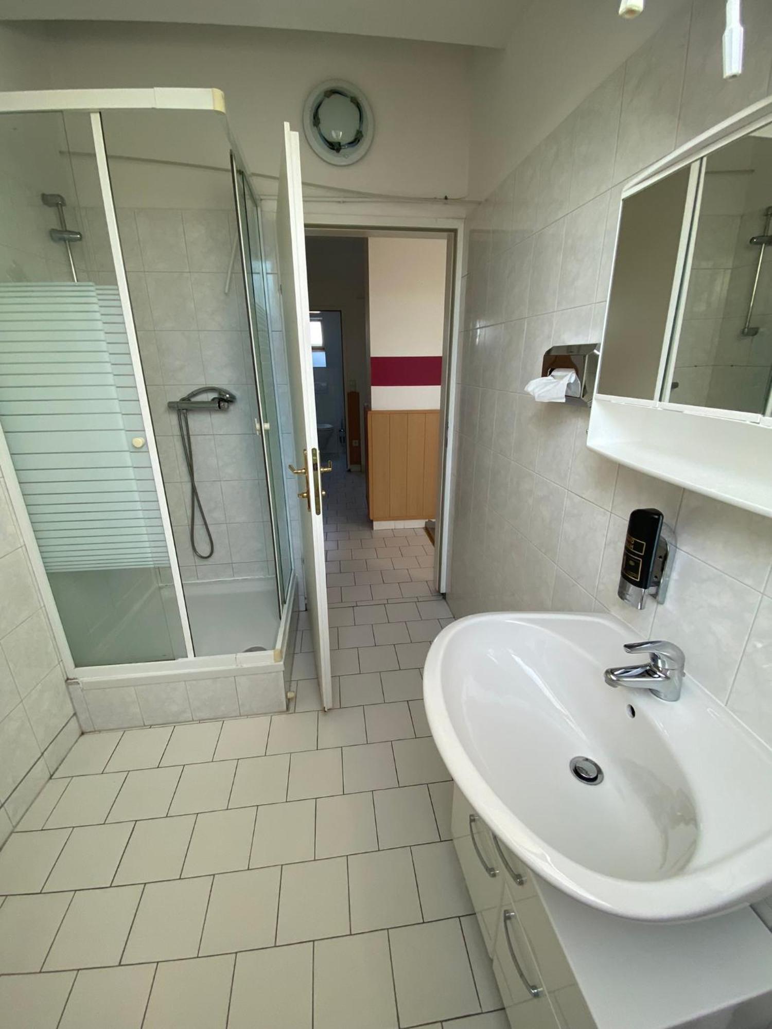 Lizzi Guest house