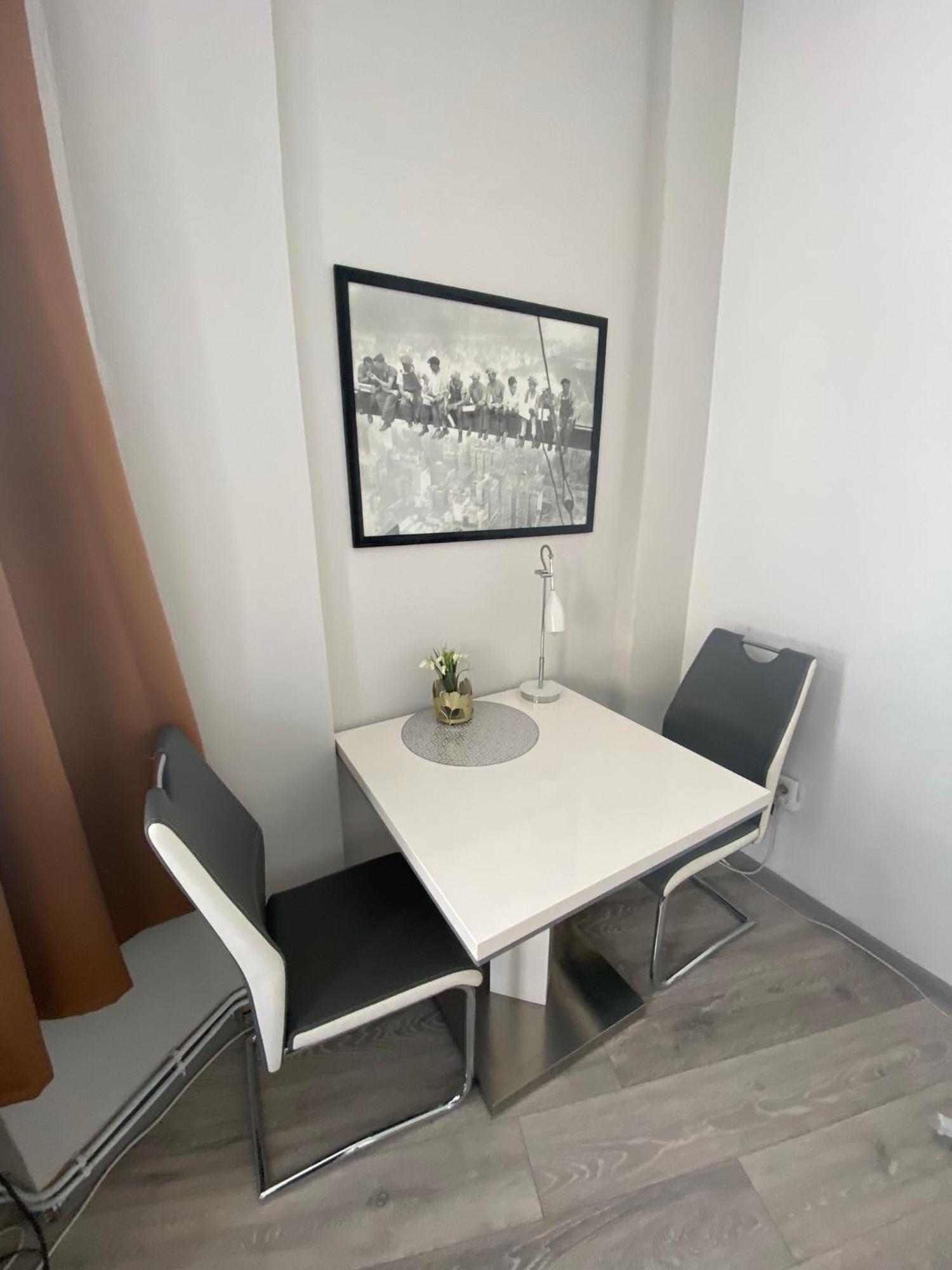 Lizzi Guest house
