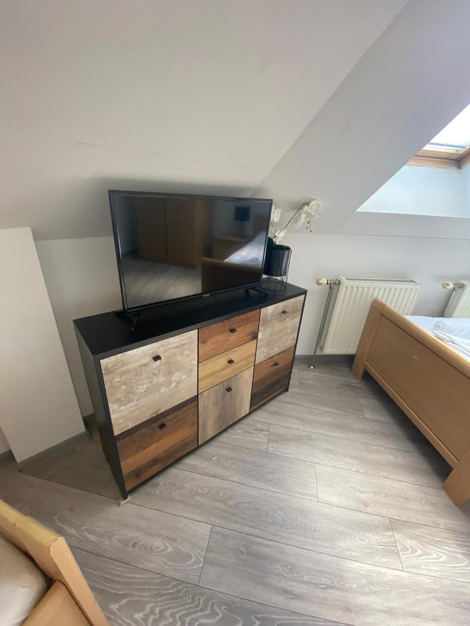 Lizzi Guest house 3*