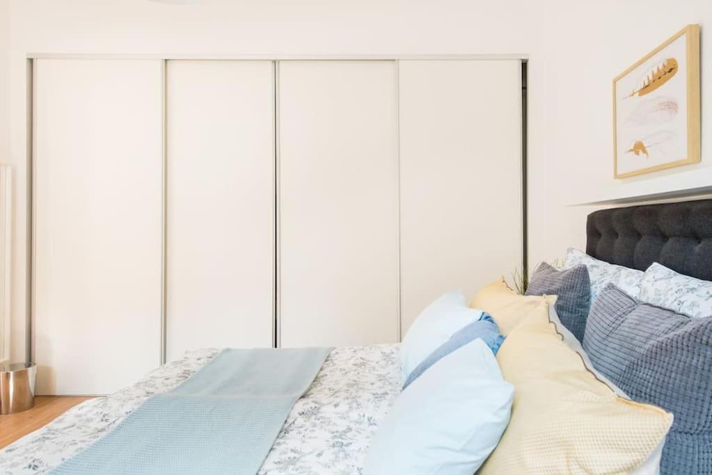 Apartment Relocation Or Expats, Only Long Term Stay! 2 Min To Metro Vienna
