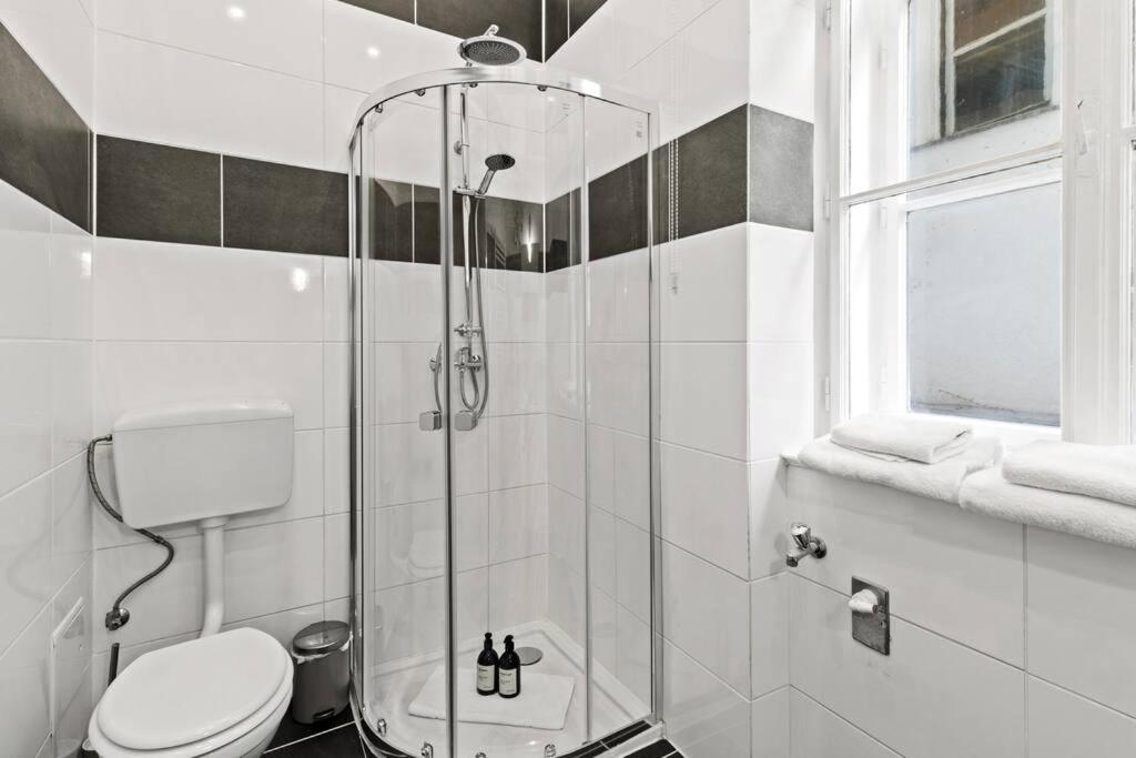 Apartamento Next To Mariahilferstrasse I Bars, Cafe I Fast Wifi