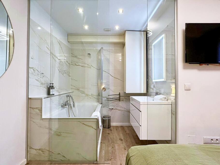 Inner I Walk To Stephansdom I Designer Flat Vienna