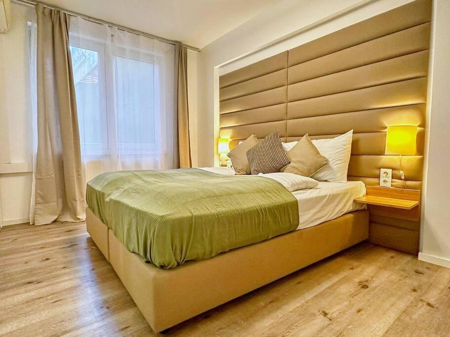 Inner I Walk To Stephansdom I Designer Flat