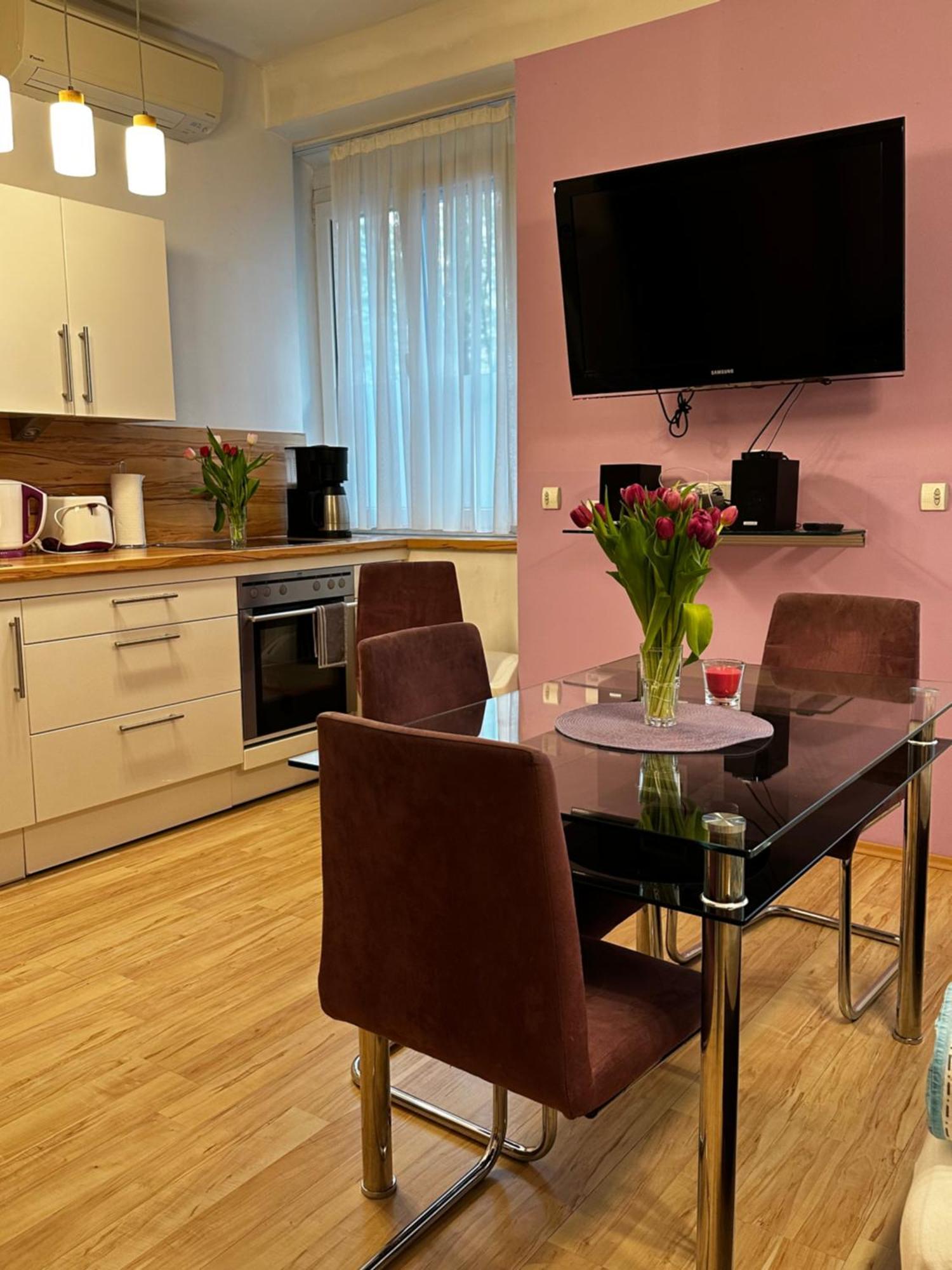 Apartment Modern In The Heart Of - Steps From The Opera Vienna