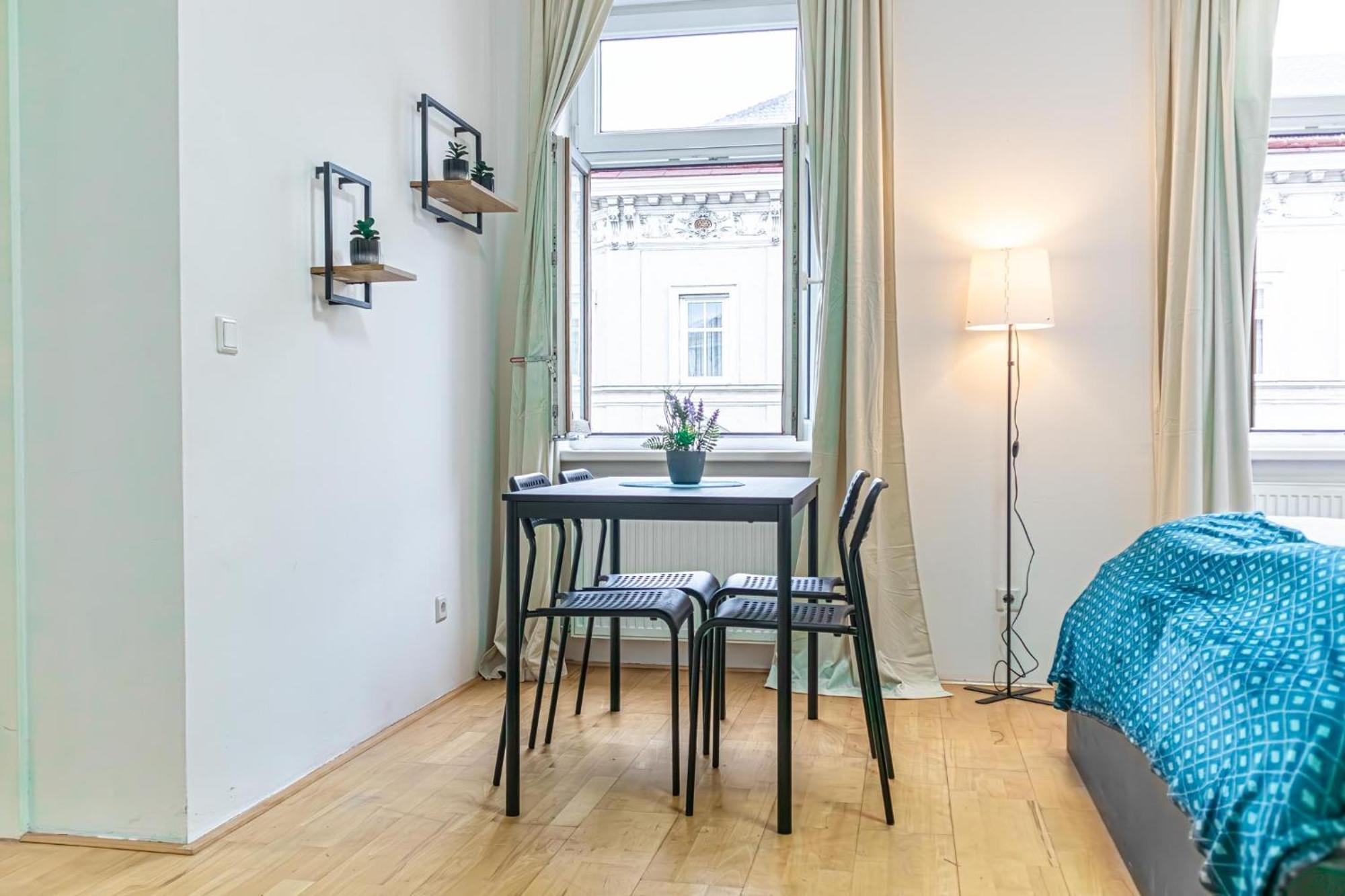 Apartment Elegant 2br Apt.@wiener Stadthalle/central Located